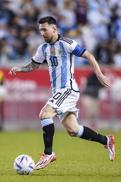 Messi s form gives Nice defenders reason to fear PSG trip AP News
